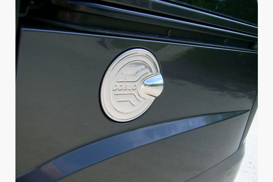 Fiat Doblo I 2005–2010 Polttoainesäiliön suojalista (ruostumaton teräs) Image