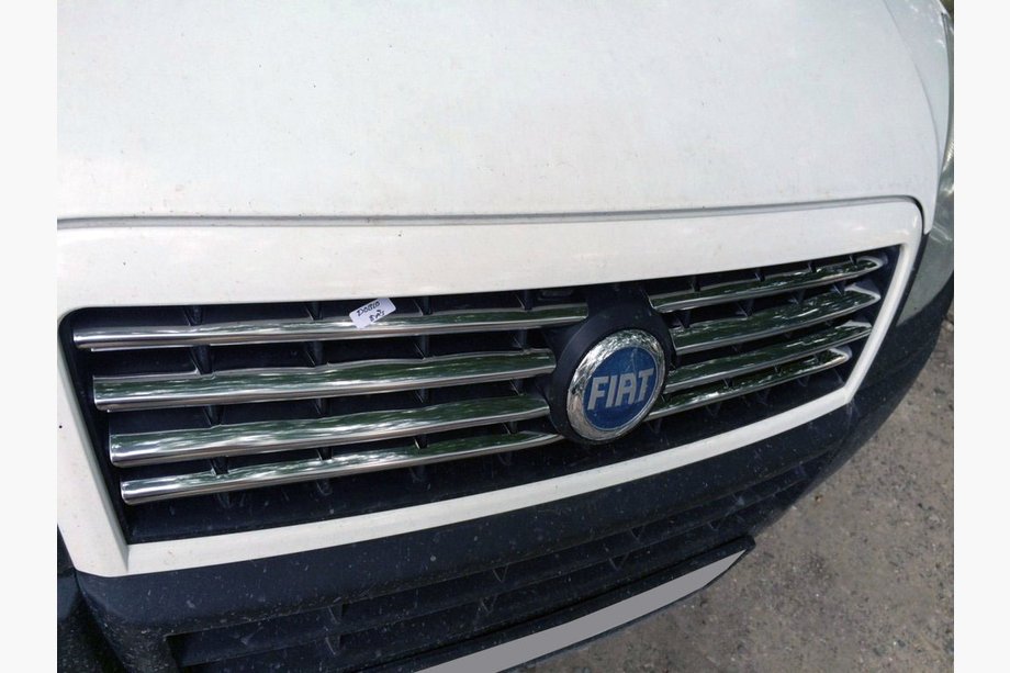 Fiat Doblo I 2005–2010 Etusäleikön peitelistat (8 kpl, ruostumaton teräs) Image