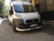 Peugeot Boxer 2006–2025 Etupuskurin lippaspoileri 2006-2013 (kapea, LED-valoilla, maalattava) kuva 2