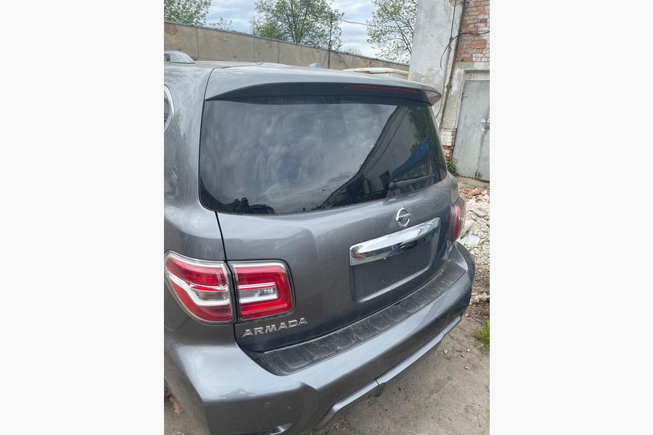 Nissan Armada 2016–2024 Takalukku (alkuperäinen 2019 vuosimalli) Image