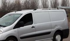 Citroen Jumpy 2007–2017 Kromatut kattokaiteet Pitkä akseliväli, muovijalat kuva 1