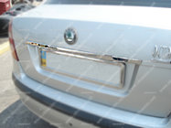 Skoda Octavia II A5 2006–2010 Kromilista rekisterikilven yläpuolelle (ruostumaton teräs) kuva 1