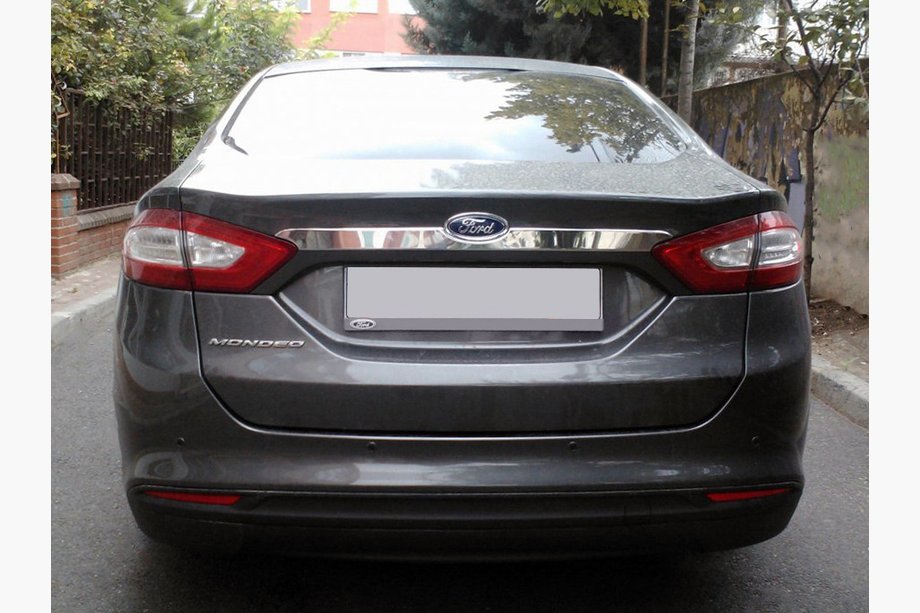 Ford Mondeo 2014–2022 Kromilista rekisterikilven yläpuolelle (ruostumaton teräs) Image