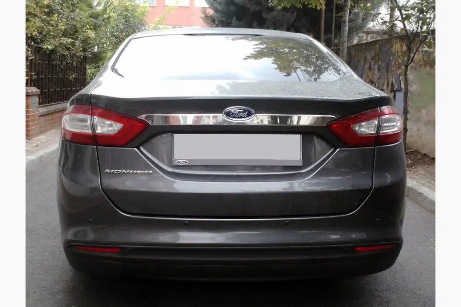 Ford Fusion 2012–2020 Kromilista rekisterikilven yläpuolelle (ruostumaton teräs) Image