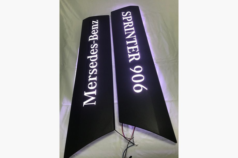 Mercedes Sprinter W906 2006–2018 LED-valaistuksella varustettu ovilista (2 kpl) Sprinter 906 Image