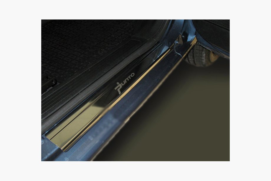 Fiat Punto Grande/EVO 2006–2018 Natanika Premium -kynnyslistat (2 kpl, ruostumaton teräs) Image