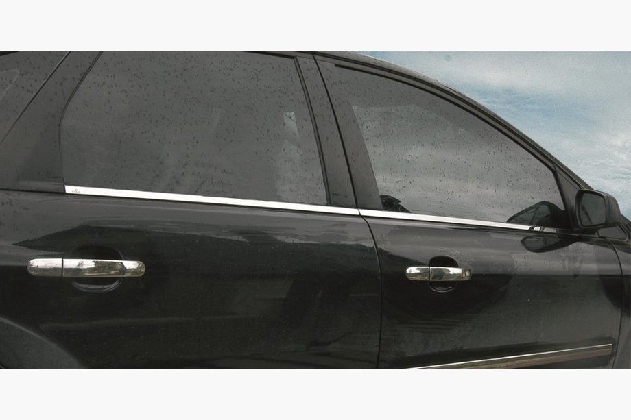 Ford C-Max 2004–2010 Ikkunoiden ulkoreunalistat (4 kpl, ruostumaton teräs) Kuva 1