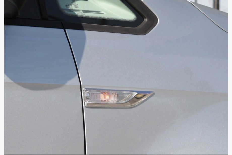 Volkswagen Caddy 2015–2020 Ruostumattomat vilkun kromikehykset (2 kpl) Image