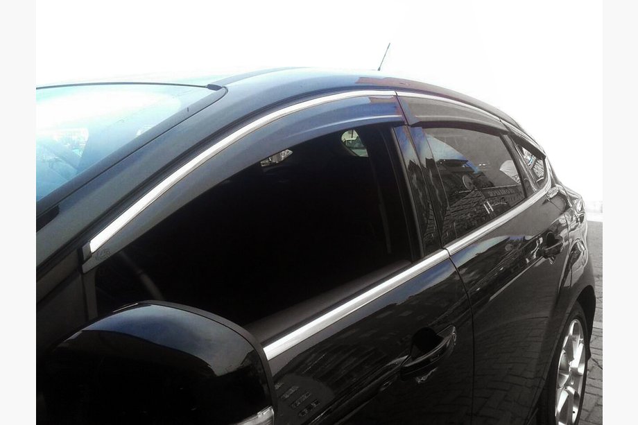 Ford Focus III 2011–2017 Ikkunatuuliohjaimet kromilistalla (6 kpl, Sunflex) Sedan Image