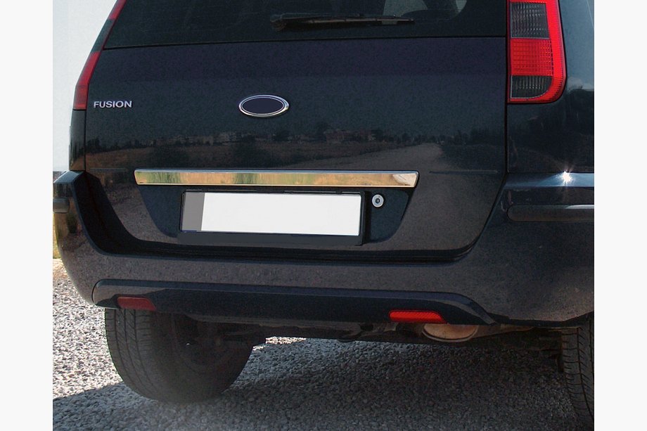Ford Fusion 2002–2012 Ruostumaton teräs rekisterikilven ylälista takaluukun kanteen Carmos - turkkilainen teräs Image