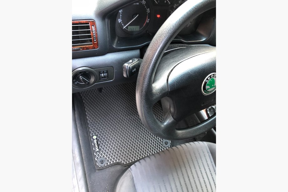 Skoda Octavia I Tour A4 1996–2010 EVA-lattiamatot (mustat) Image
