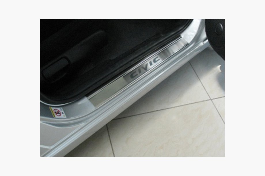 Honda Civic Sedan IX 2011–2016 Nataniko ovikynnyslistat (4 kpl, ruostumaton teräs) Vakio – Lohman-nauha, 0,5 mm Image