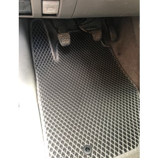EVA V1 -lattiamatot (mustat) Toyota Hilux 2006–2015 kuva 1