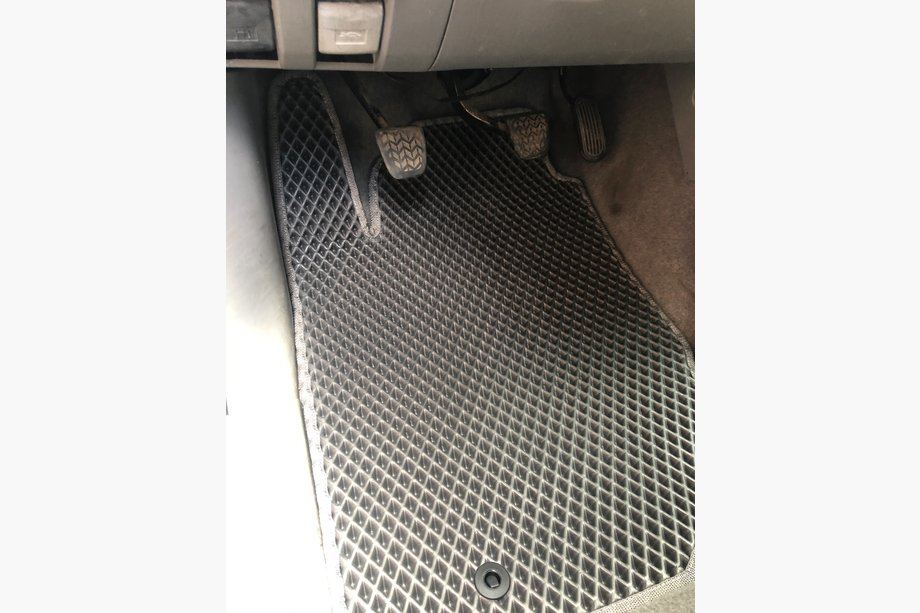 Toyota Hilux 2006–2015 EVA V1 -lattiamatot (mustat) Image
