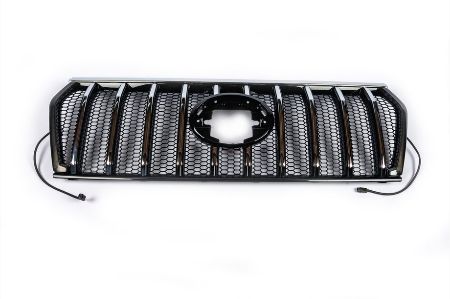 Toyota Land Cruiser Prado 150 2009–2023 Etusäleikkö 2017↗ LED (Zeus Silver) Image