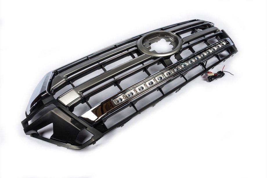 Toyota Land Cruiser 200 2007–2021 Etusäleikkö 2016-2021 (LED) Image