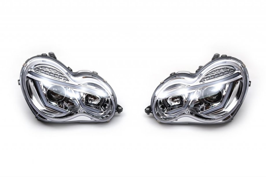 Mercedes C-class W203 2000–2007 Etajovalot LED-parkkivaloilla (2 kpl) Tumma Image