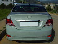 Hyundai Accent 2011–2017 Rekisterikilven ylälista (ruostumaton teräs) OmsaLine – italialainen ruostumaton teräs kuva 1