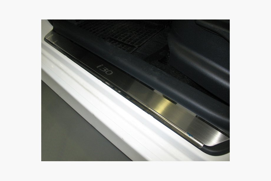 Hyundai I-30 2007–2011 Nataniko ovikynnyslistat (4 kpl, ruostumaton teräs) Vakio – Lohmann-teippi, 0,5 mm Image