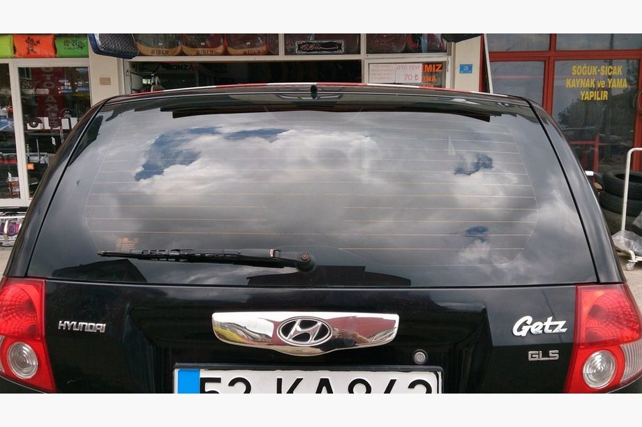 Hyundai Getz 2002– Rekisterikilven yläpuolinen koristelista (2002-2006, RST) Image