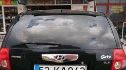 Hyundai Getz 2002– Rekisterikilven yläpuolinen koristelista (2002-2006, RST) kuva 1