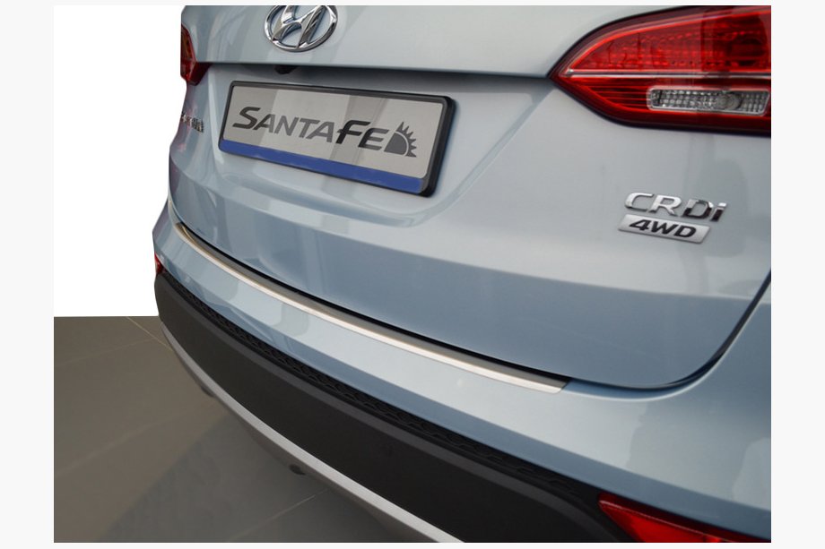 Hyundai Santa Fe 3 2012–2018 Takapuskurin suojalista taivutetulla reunalla Nataniko (ruostumaton teräs) Santa Fe, 2016-2016 Image