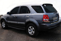 Kia Sorento I BL 2002–2009 Jarruvalojen alareunan koristelista (2 kpl, ruostumaton teräs) kuva 1