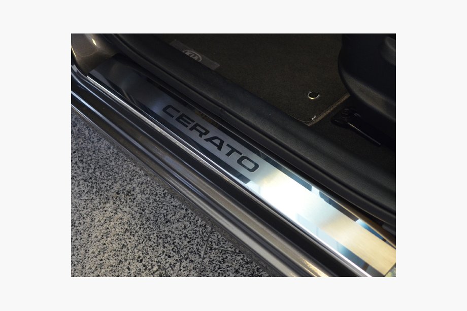 Kia Cerato 1 2004–2009 Nataniko ovikynnyslistat (4 kpl, ruostumaton teräs) Image