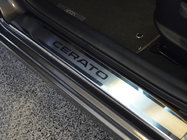 Kia Cerato 1 2004–2009 Nataniko ovikynnyslistat (4 kpl, ruostumaton teräs) kuva 1