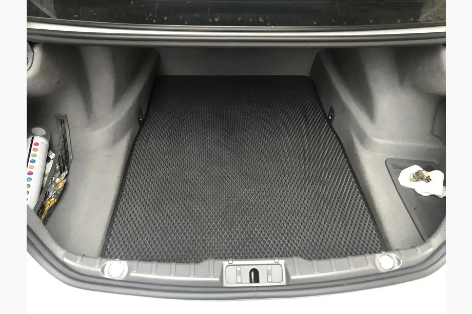 BMW 7-sarja F01/F02 2008–2015 EVA-tavaratilan matto (F02, musta) Image
