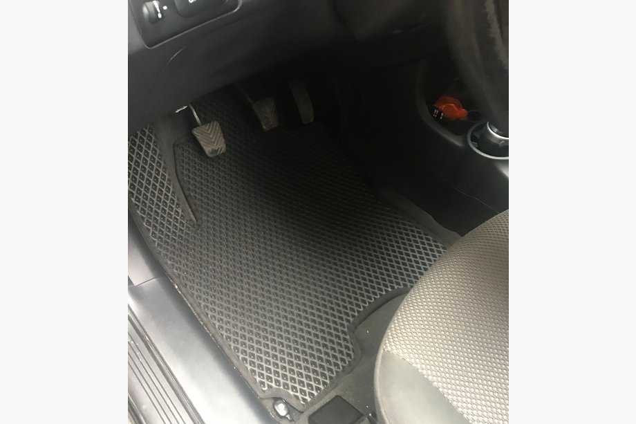 Kia Sportage 2004–2010 EVA-lattiamatot (mustat) Image