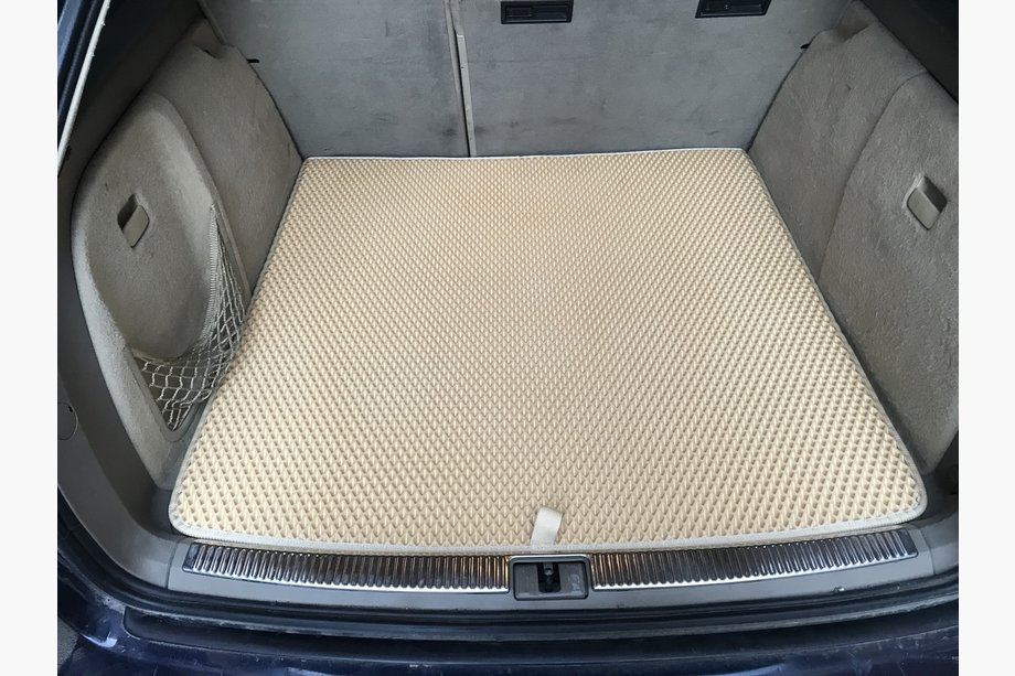 Audi A4 B6 2000–2004 EVA-tavaratilan matto (Sedan, beige) Image