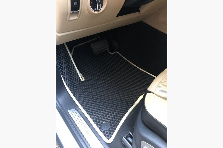 Porsche Cayenne 2010–2017 EVA-lattiamatot (mustat) Image
