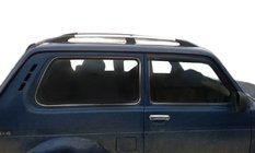Lada Niva ja Urban 1977– Kromatut kattokaiteet kuva 1