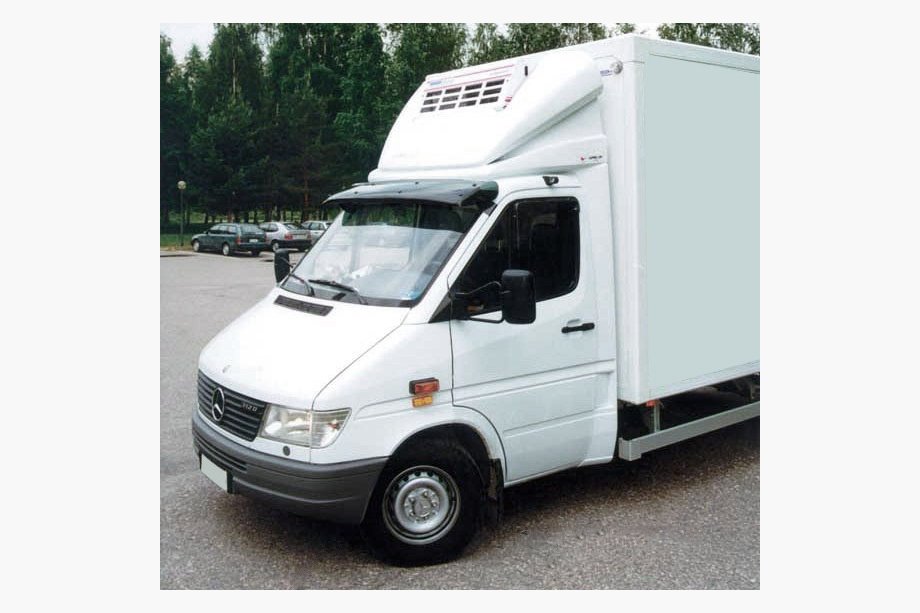 Mercedes Sprinter W901/902/903/904/905 1995–2006 Tuulilasin visiiri (kiiltomusta, 5 mm) Kuva 10