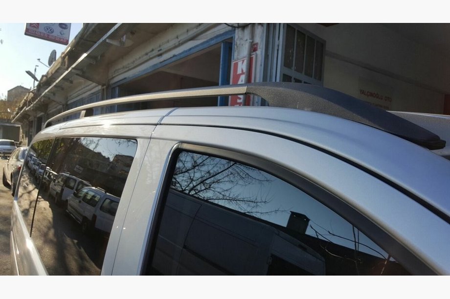 Mercedes Viano 2004–2014 Mustat ELITE-kattokaiteet (muovijalalla) Pitkä akseliväli (ExtraLong) Kuva 13