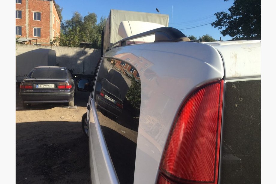 Mercedes Vito W639 2004–2014 Mustat kattokaiteet Skyport (täysmetalli) Lyhyt akseliväli (SHORT) Kuva 18