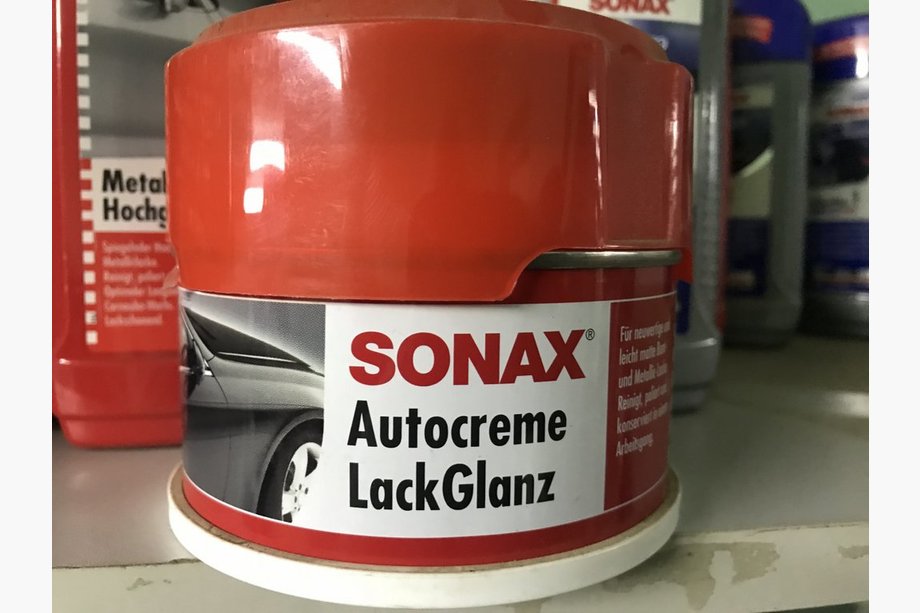 Sonax suojaava kiillotusaine lakkapinnoille Image