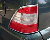 Mercedes ML W163 1997–2005 Takavalojen peitelistat (2 kpl, muovi) kuva 1