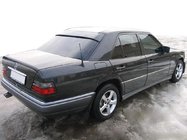Mercedes E-class W124 1984–1997 Takalasispoileri (lasikuitu, maalattava) kuva 1