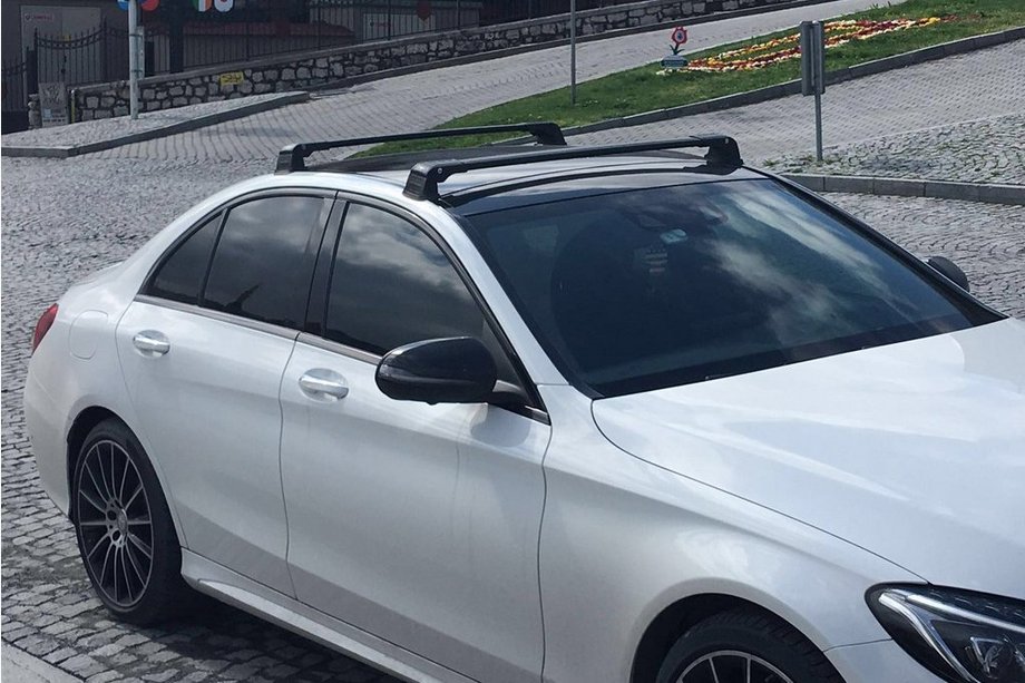 Mercedes C-class W205 2014–2021 Kattotelineen poikkipalkit tehdaskiinnityspisteisiin (2 kpl, lukittavat) Image