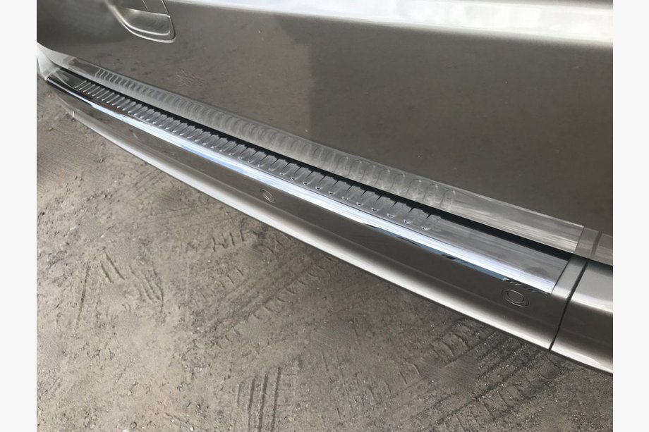 Mercedes Vito W639 2004–2014 Takapuskurin suojalista, musta kromi (OmsaLine, teräs) Kuva 1
