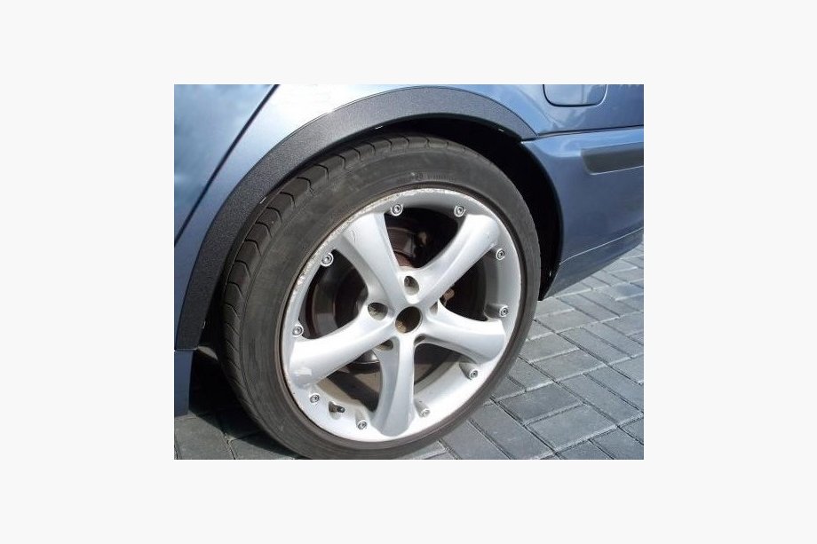 BMW 3-sarja E46 1998–2006 Lokasuojan kaarilevikkeet (4 kpl, mustat) Image