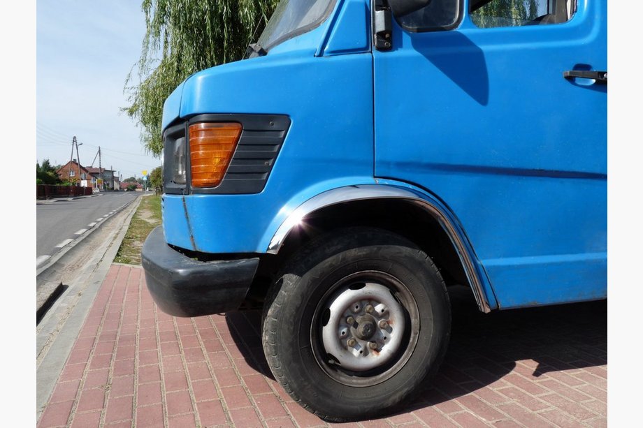 Mercedes T2 (507-814) 1967–1996 Pyöränkaaren kromilistat (4 kpl, ruostumaton teräs) Image