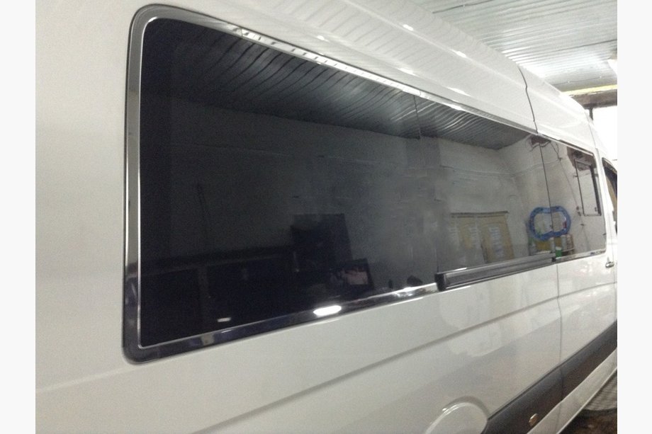 Volkswagen Crafter 2006–2016 Täydelliset ikkunakehyslistat (ruostumaton teräs) Image