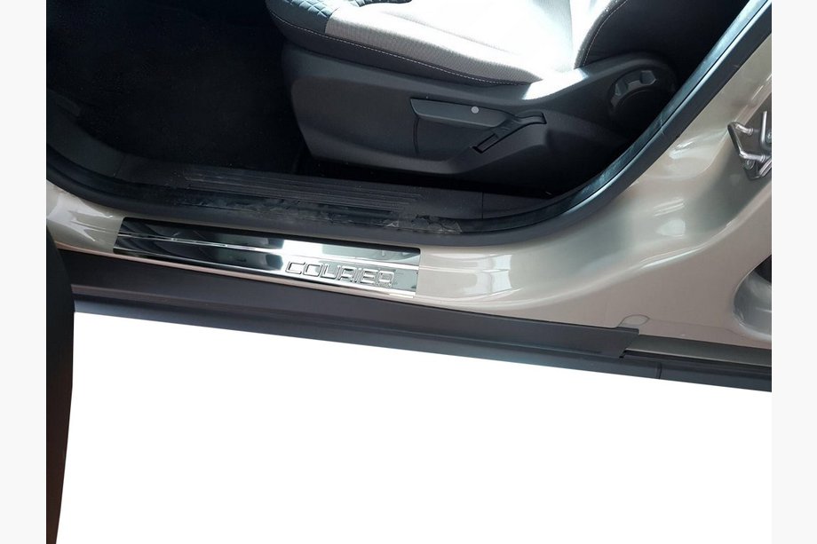 Ford Courier 2014–2023 OmsaLine kynnyslistat (4 kpl, ruostumaton teräs) Image
