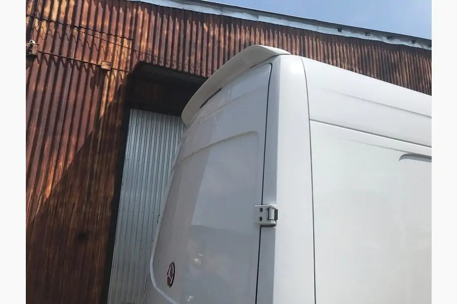 Volkswagen Crafter 2006–2016 Anatomik-spoileri (kapea malli, maalattava) Kuva 5