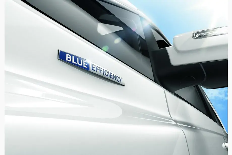 Mercedes C-sarja W204 2007–2015 Blue Efficiency -teksti Image