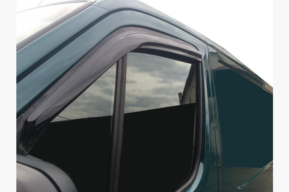 Mercedes Sprinter W906 2006–2018 Liimattavat ikkunadeflektorit (2 kpl, Aomis) Image