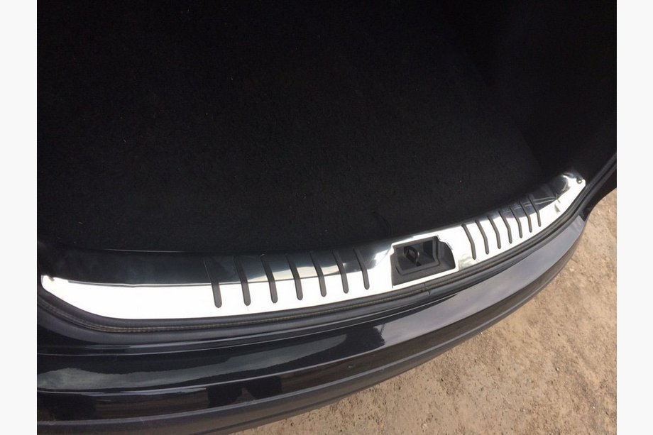 Nissan Qashqai 2007–2010 Tavaratilan sisäpuolen suojalista (ruostumaton teräs + kumiset insertit) Image